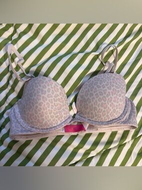 Victoria's Secret Light Pink Leopard Print Push-Up Bra with Soft Padding